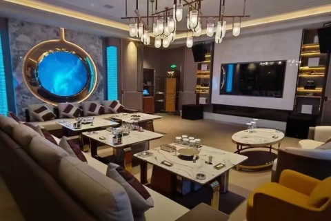 南宁夜总会招聘促销员,立即加入皇家一号,开启人生巅峰